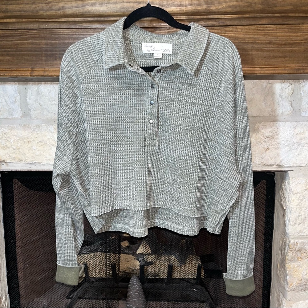 Vintage Havana long sleeve green cropped Henley top